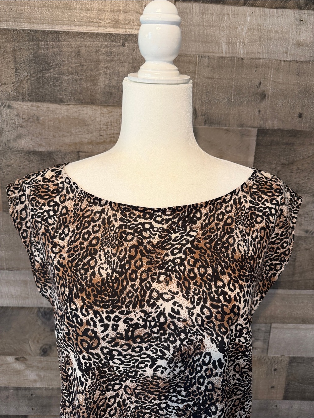 Alice + Olivia Leopard Print Top, Size M - Picture 7 of 16